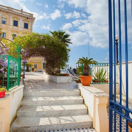 De Luxe La Terrazza Affittacamere Sorrento