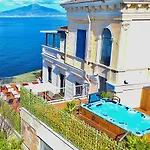 Gasthuis La Terrazza De Luxe 4*