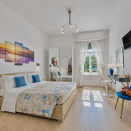 Konukevi La Terrazza De Luxe 4*