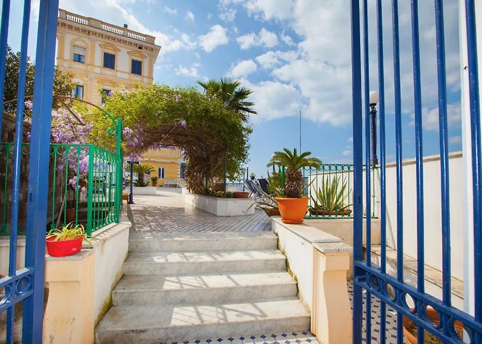 La Terrazza De Luxe Гостевой дом Сорренто